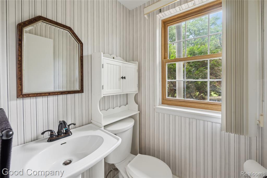 2289 Paulette Drive, Wolverine Lake, MI 48390 — Photo 36