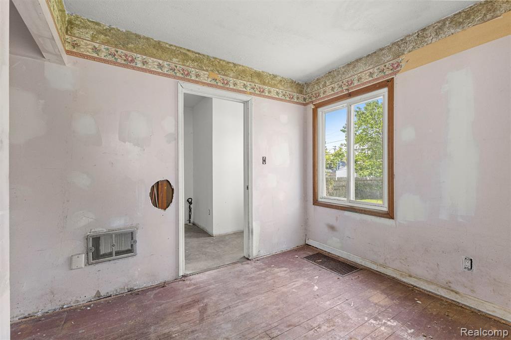 6025 Rosemont Avenue, Detroit, MI 48228 — Photo 18