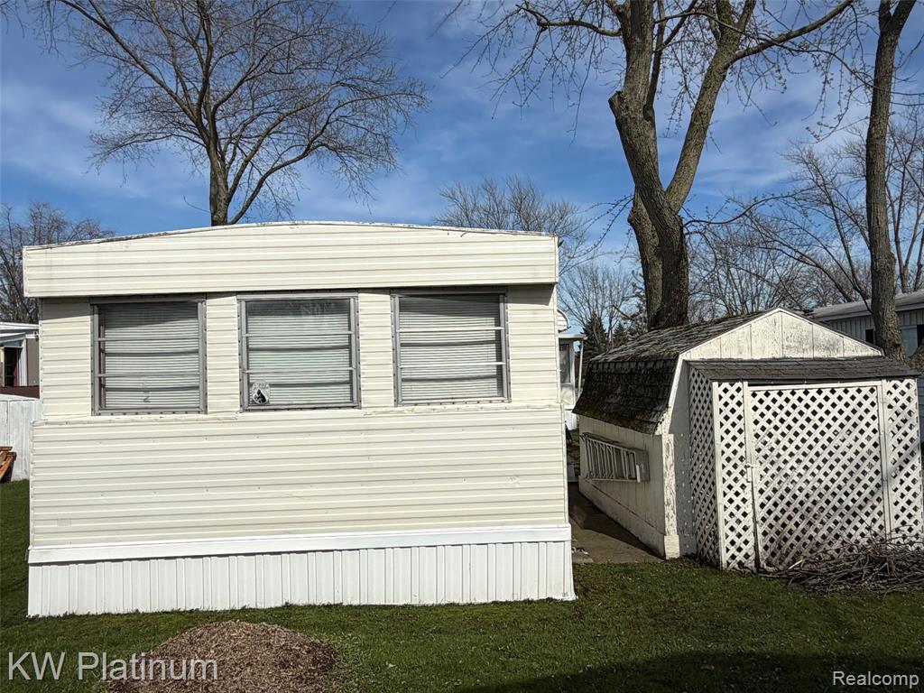 50 Mack Ave, 71, Marysville, MI 48040 — Photo 4