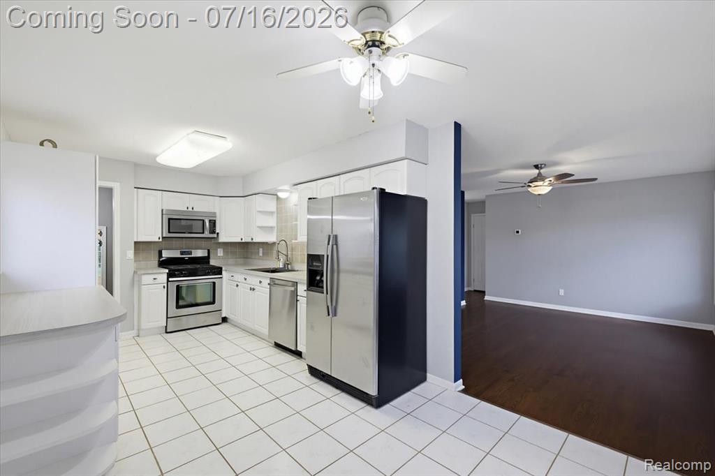 986 Gill Street, Oxford, MI 48371 — Photo 13