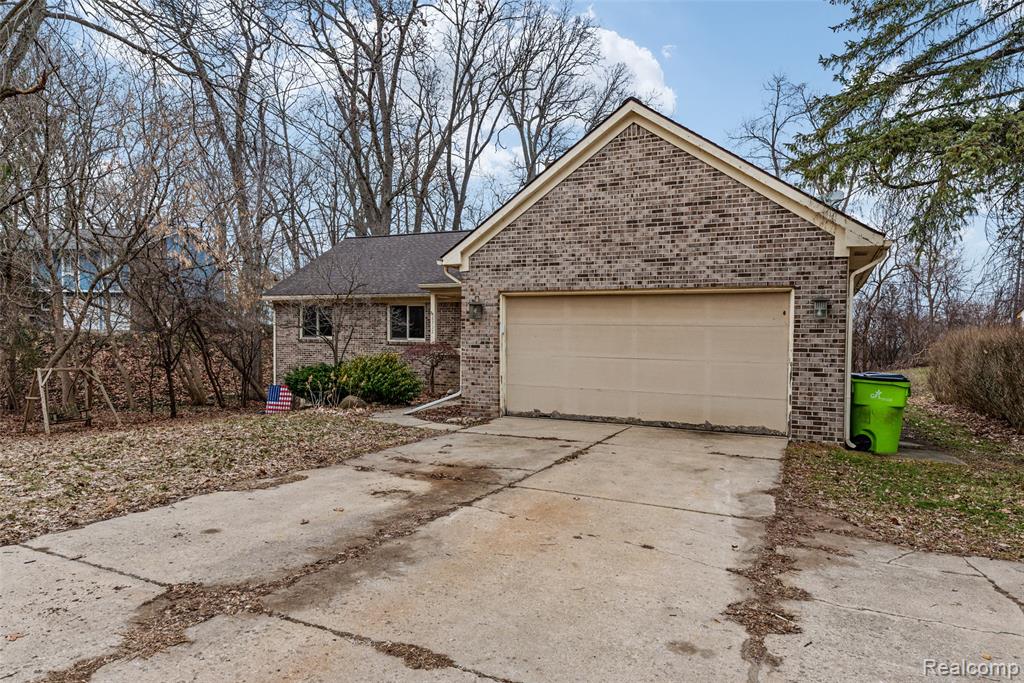 8732 Elizabeth Lake Road, White Lake, MI — Photo 40