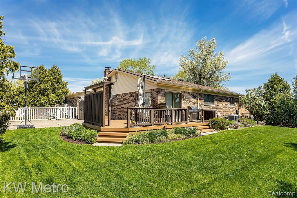 44235 WESTMINISTER Way, Canton, MI 48187 — Photo 44
