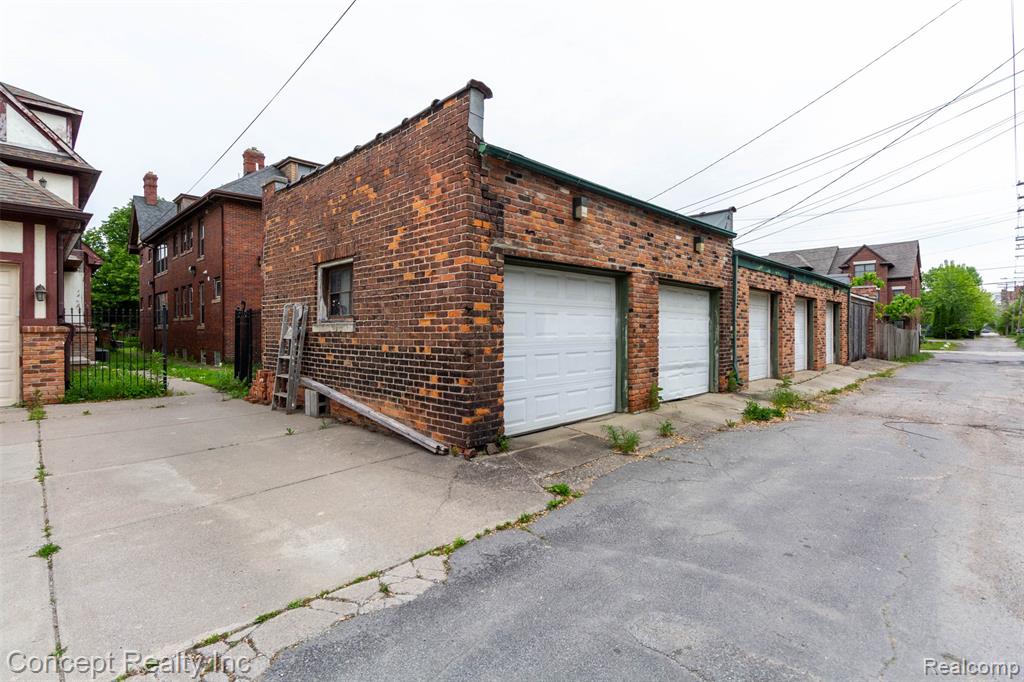 440 E FERRY Street, Detroit, MI 48202 — Photo 40