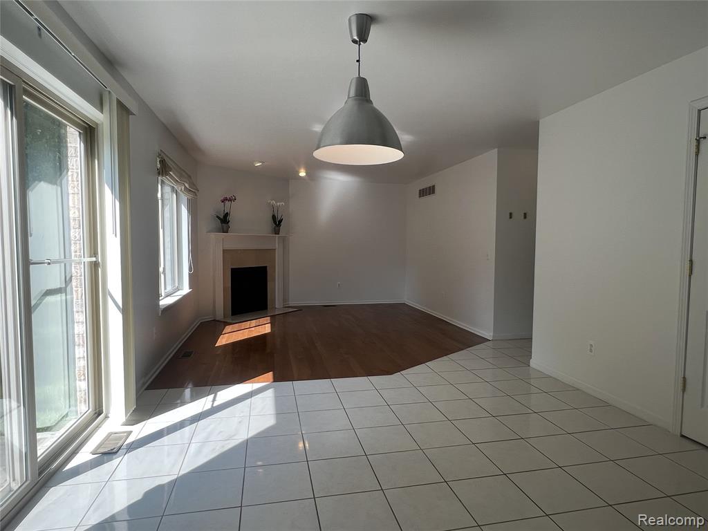 6161 Elarz Drive, Troy, MI 48085 — Photo 13