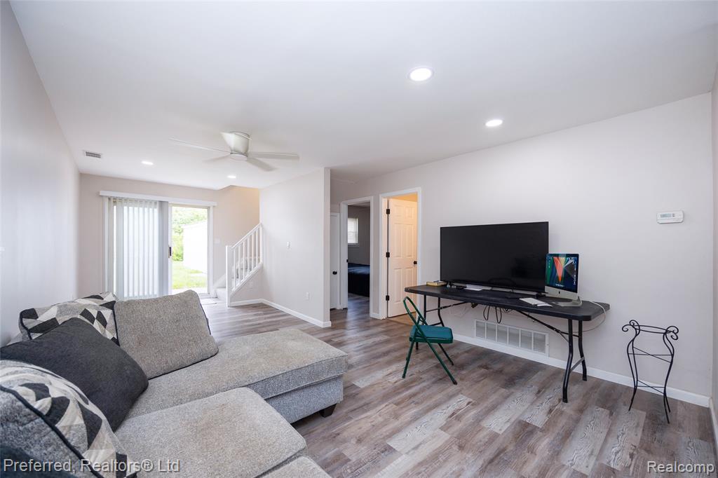 7304 Gilman Street, Westland, MI — Photo 14