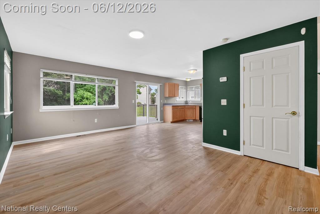 8525 BERKSHIRE Drive, Ypsilanti, MI 48198 — Photo 11