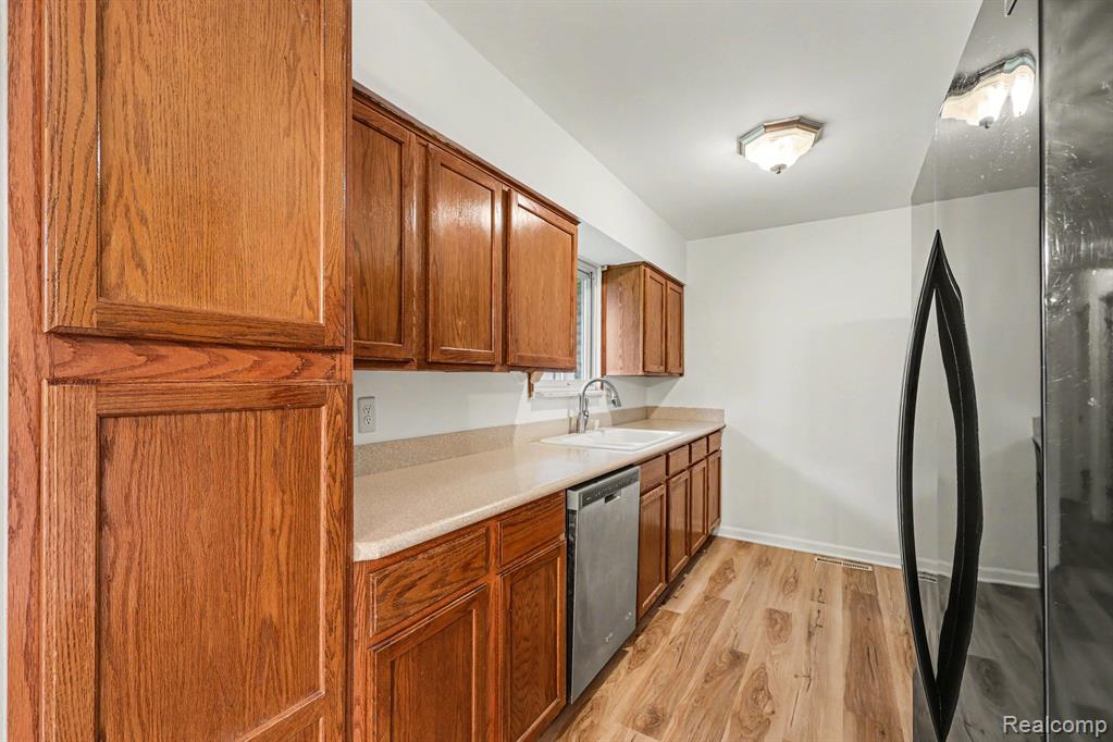 3688 Breaker Street, Waterford, MI 48329 — Photo 5