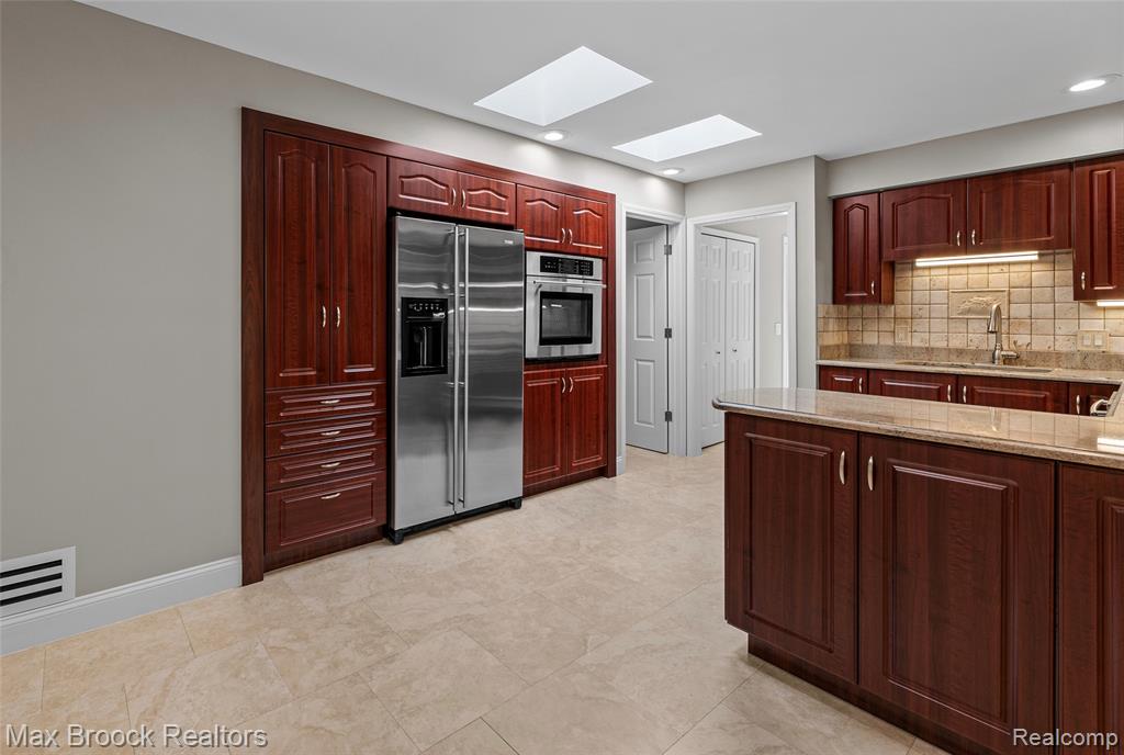 5163 Woodlands Drive, Bloomfield Hills, MI 48302 — Photo 8