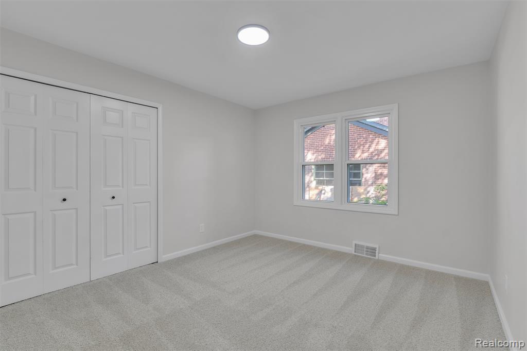 18755 Cambridge Boulevard, Lathrup Village, MI 48076 — Photo 37