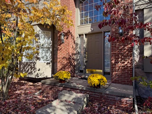 7555 Windgate Circle, West Bloomfield, MI 48323 — Photo 3