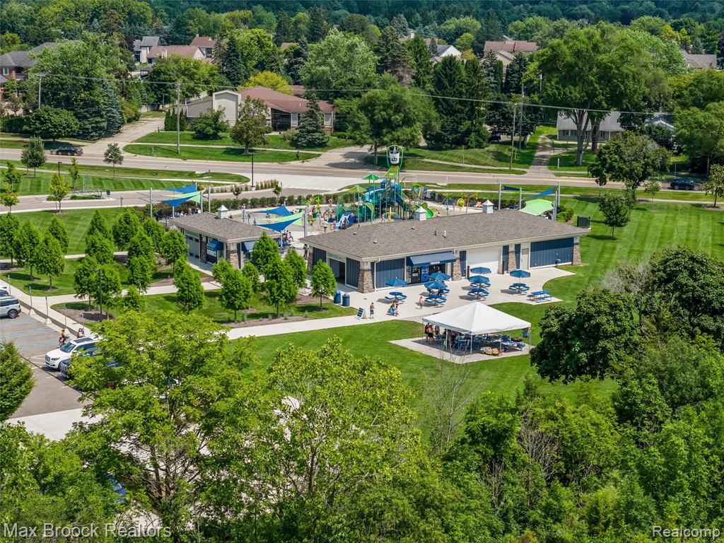 5495 Kingsfield Drive, West Bloomfield, MI — Photo 46
