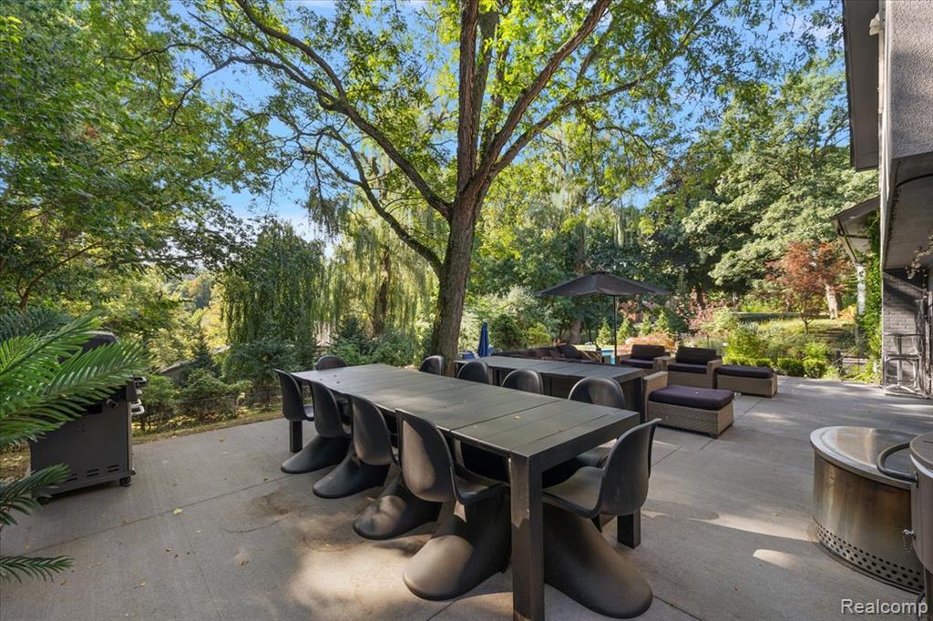7315 Lindenmere Drive, Bloomfield Hills, MI 48301 — Photo 48
