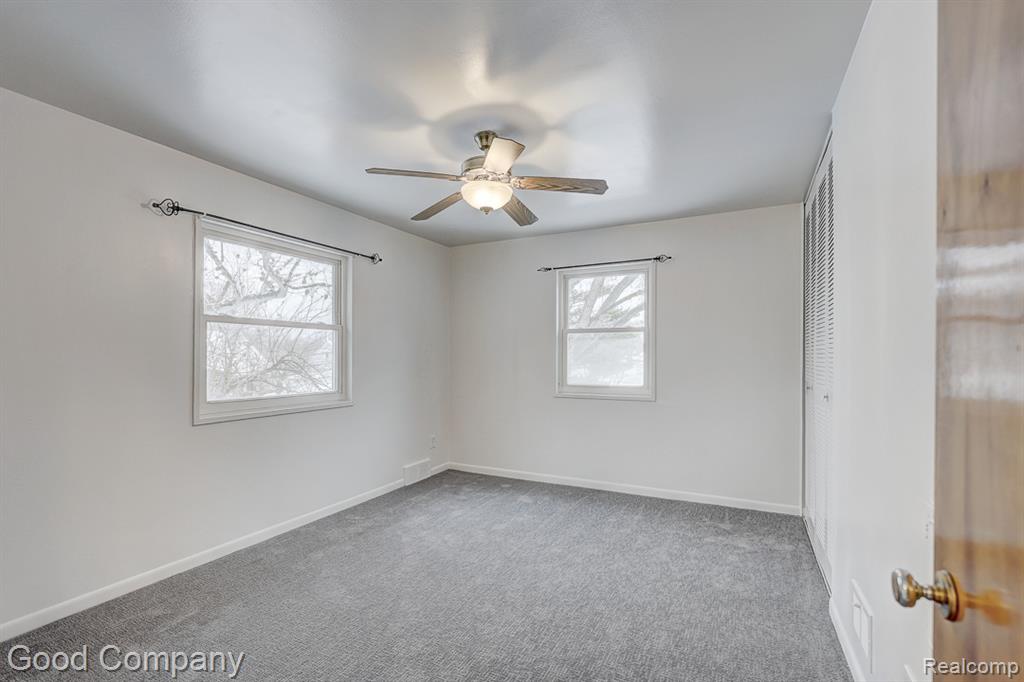 6958 Town Lane, Dearborn Heights, MI 48127 — Photo 24