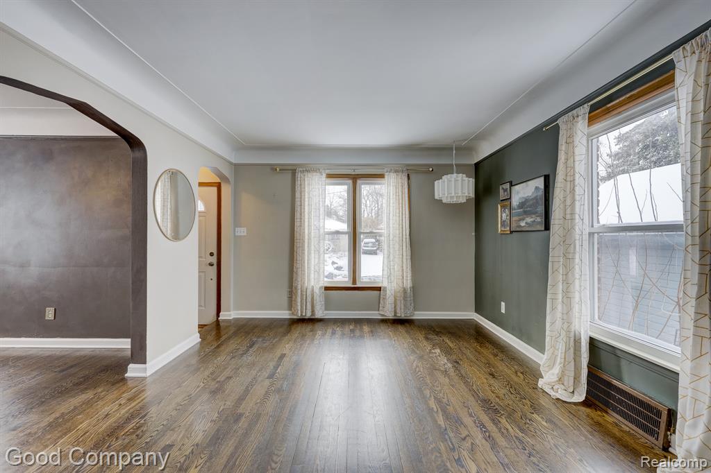 8460 Kenberton Drive, Oak Park, MI 48237 — Photo 7