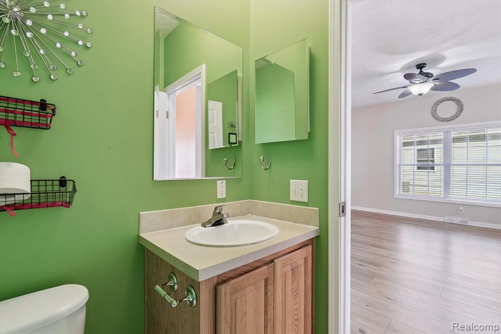 7075 Kings Way, Flushing, MI 48433 — Photo 22
