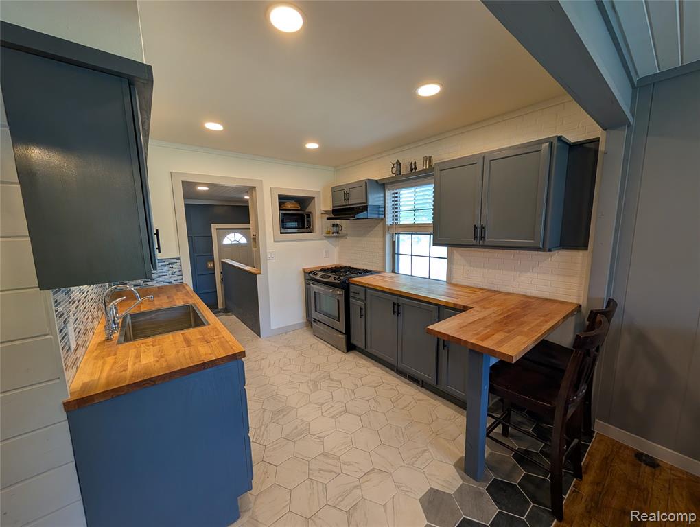4010 Reynolds Street, Flint, MI 48532 — Photo 11