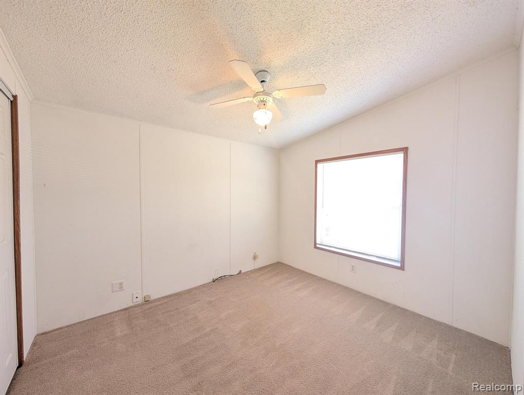 59 Foxpointe Court, Swartz Creek, MI 48473 — Photo 11