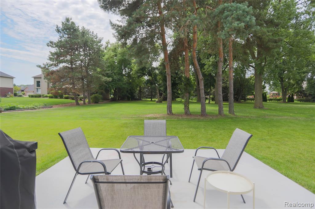 20776 Wexford Drive, Macomb, MI 48044 — Photo 16