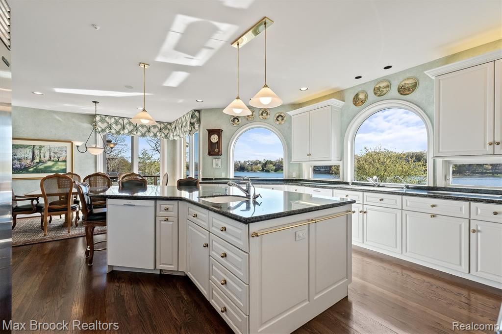 1832 Long Lake Shore Drive, Bloomfield Hills, MI 48302 — Photo 24