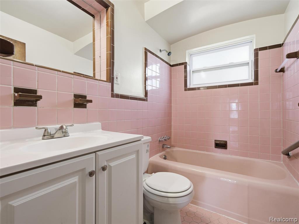 20271 Grandville Avenue, Detroit, MI 48219 — Photo 13