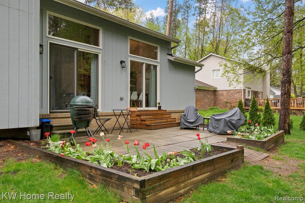 4143 EMERALD PINES Drive, Commerce Twp, MI 48390 — Photo 50