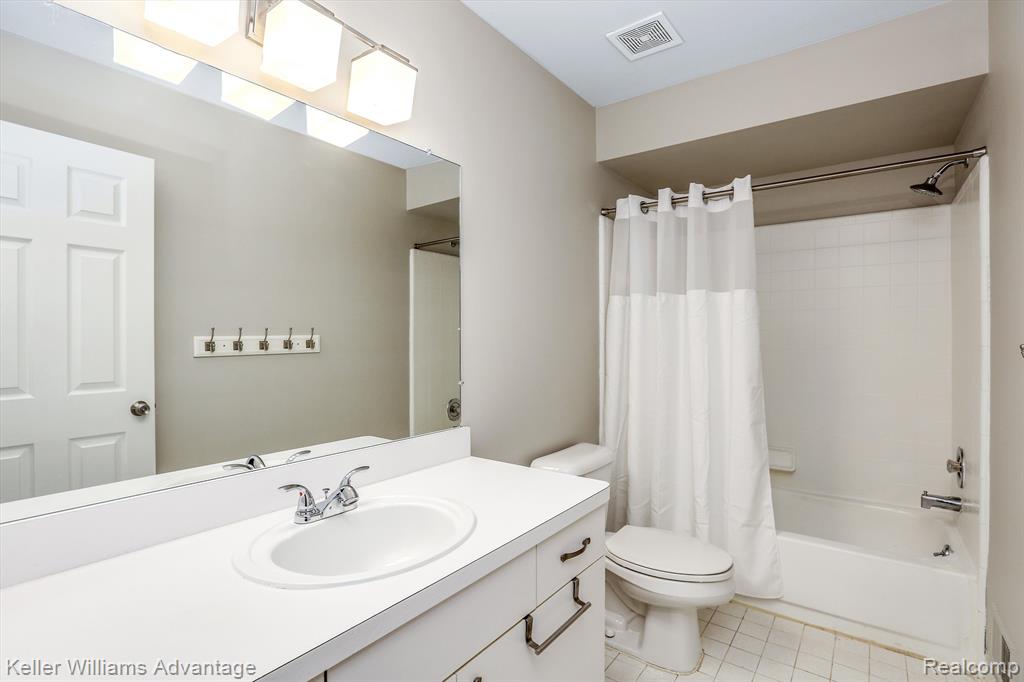 4200 Colorado Lane, West Bloomfield, MI — Photo 18