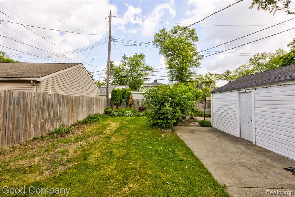 830 W HAZELHURST Street, Ferndale, MI 48220 — Photo 40