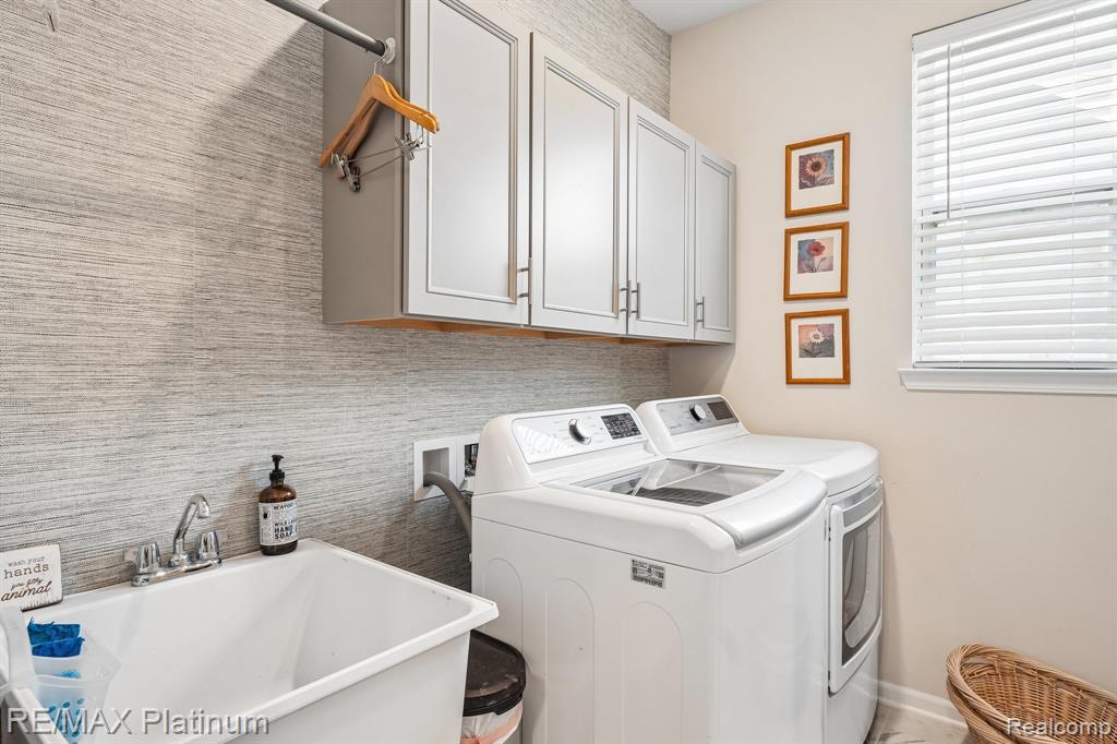 24261 Bay Laurel Lane, South Lyon, MI 48178 — Photo 19