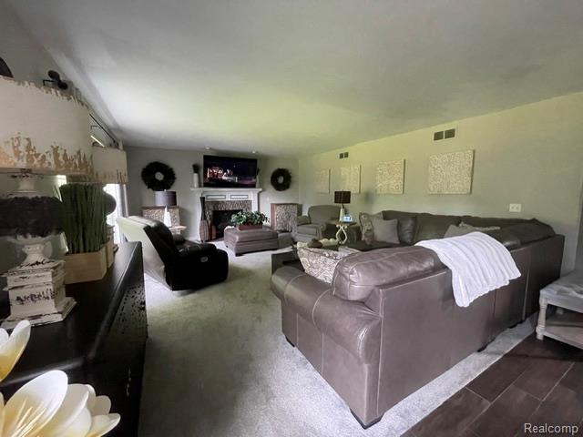 5827 Woodfield Parkway, Grand Blanc, MI 48439 — Photo 42