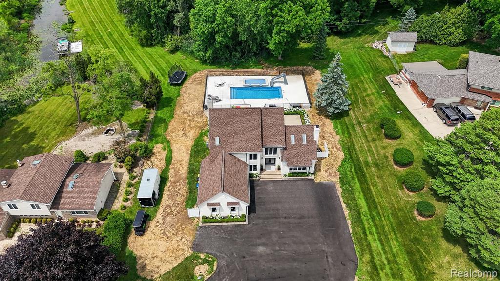 5136 Commerce Road, West Bloomfield, MI 48324 — Photo 2
