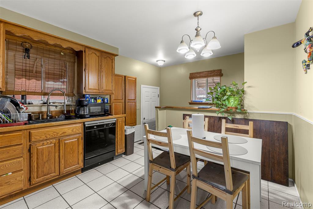 939 Stewart Avenue, Lincoln Park, MI 48146 — Photo 10