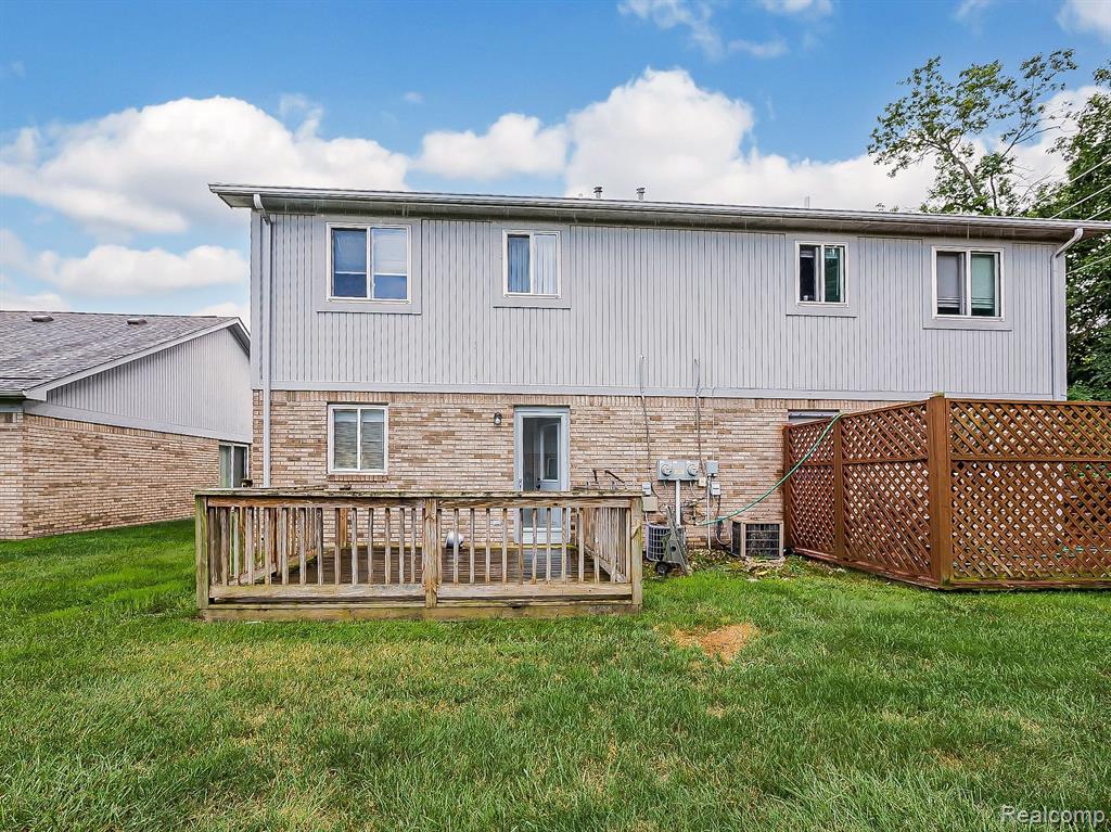 23490 STOFLET Lane, Trenton, MI 48183 — Photo 18