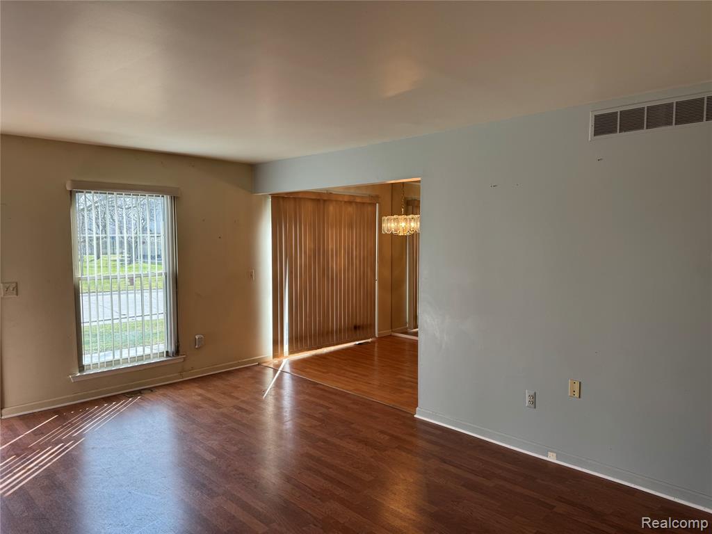 1597 Dover Hill S, Walled Lake, MI 48390 — Photo 5