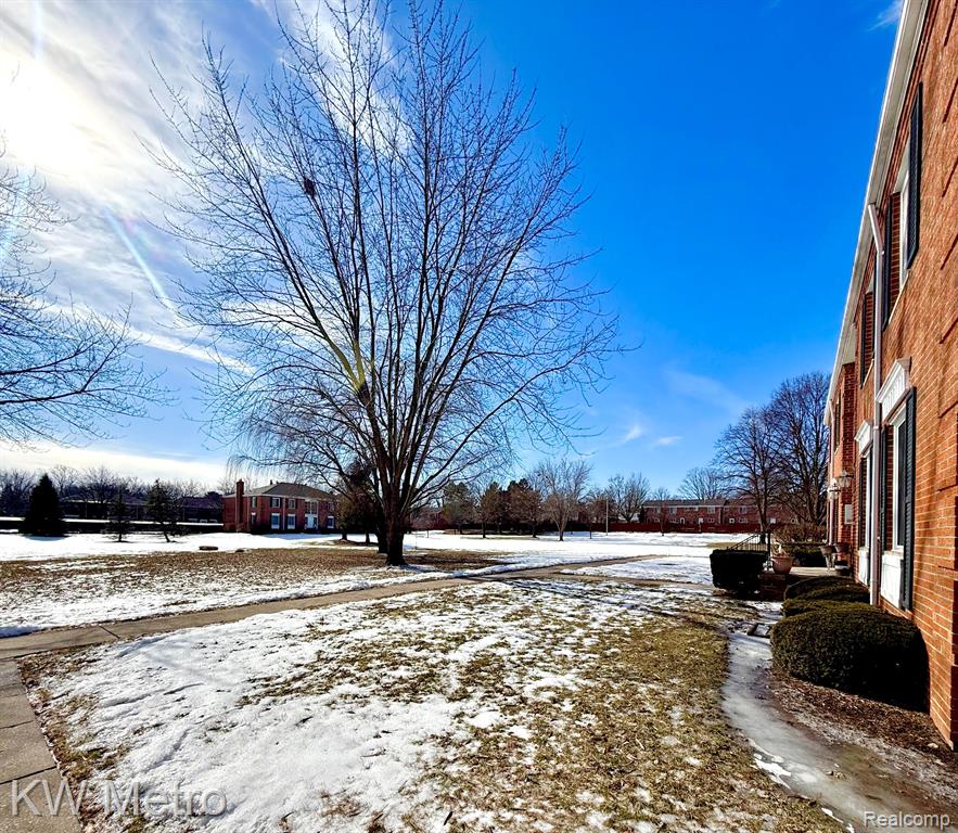 666 E FOX HILLS Drive, Bloomfield Hills, MI 48304 — Photo 27