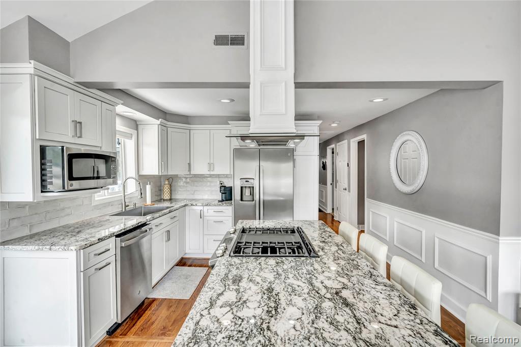 533 Bellevue Avenue, Lake Orion, MI 48362 — Photo 32