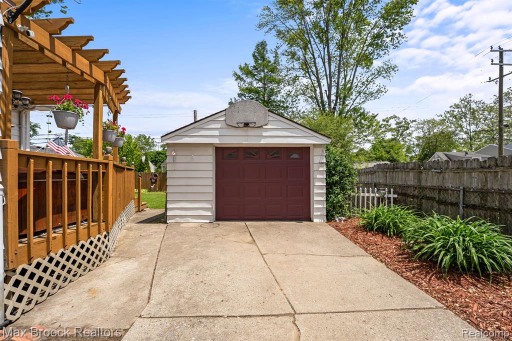 4048 Tyler Avenue, Berkley, MI 48072 — Photo 4