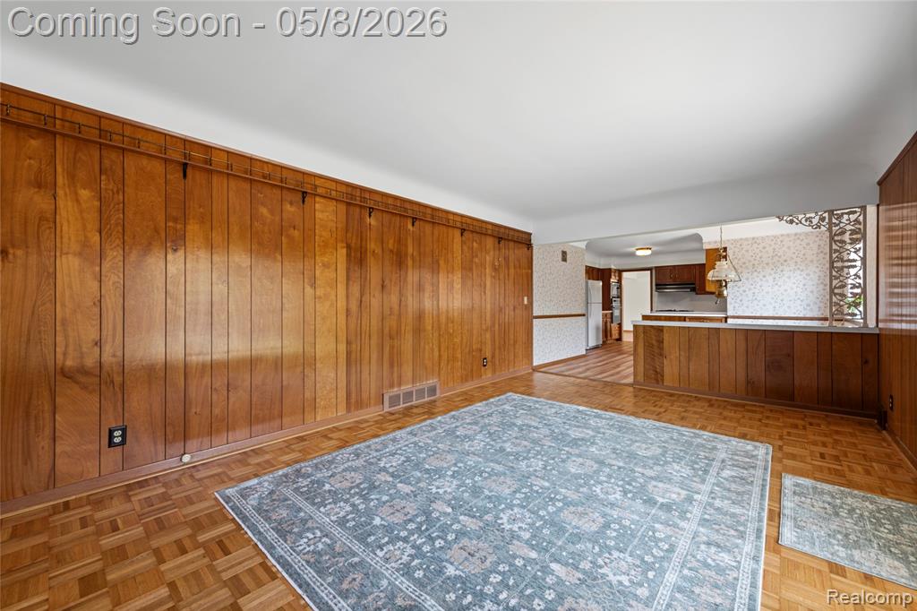 690 Briarcliff Drive, Grosse Pointe Woods, MI 48236 — Photo 20