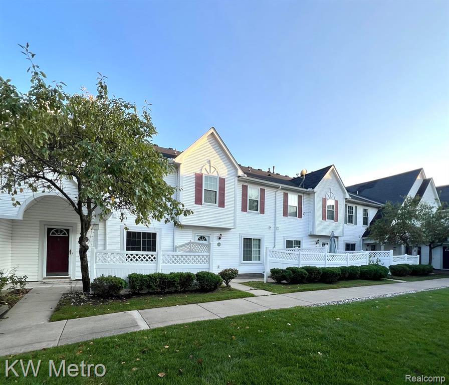 22277 ATLANTIC POINTE, Farmington Hills, MI 48336 — Photo 2