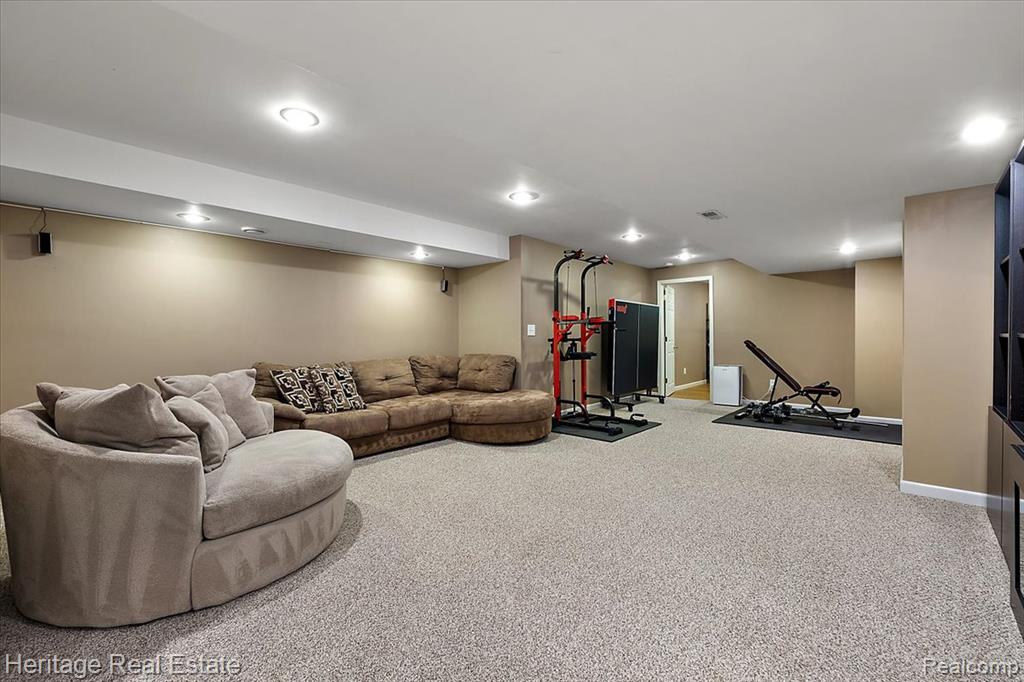 624 Glenmoor Drive, Oxford, MI 48371 — Photo 29