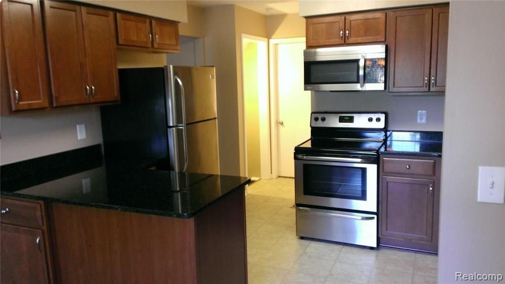 41685 BEDFORD Drive, Canton, MI 48187 — Photo 2