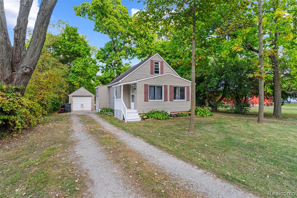7021 E Carpenter Road, Davison, MI 48423 — Photo 2