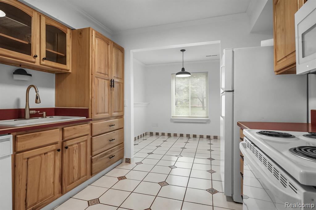 515 W Highland Road, 1, Howell, MI 48843 — Photo 10