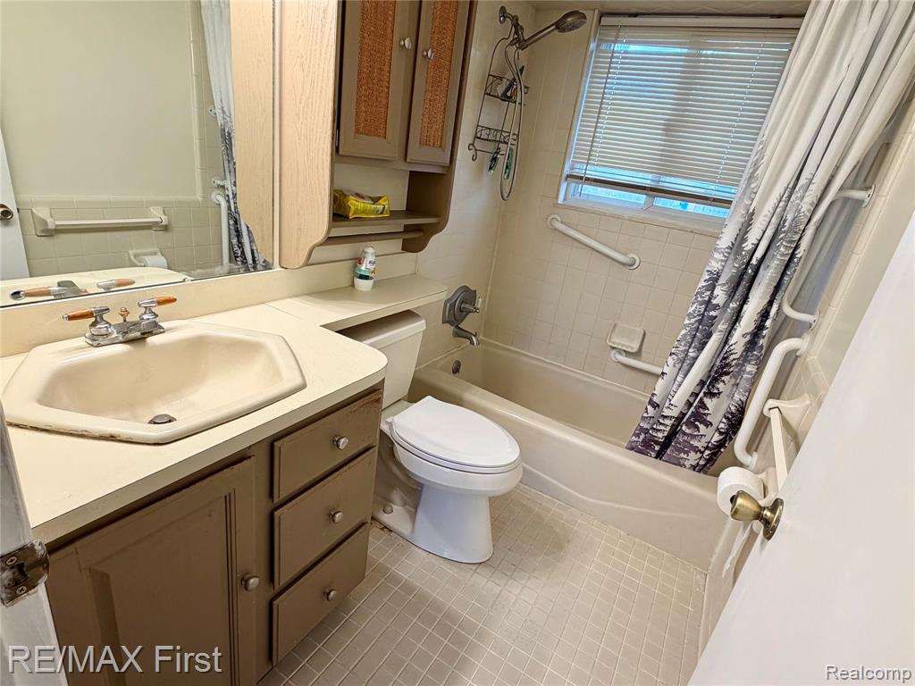 25653 Palomino Drive, Warren, MI 48089 — Photo 9
