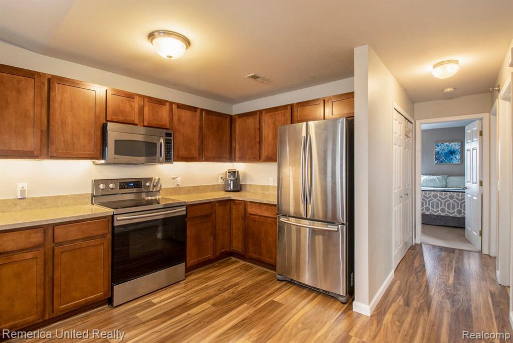 302 LEGATO Drive, Walled Lake, MI 48390 — Photo 10