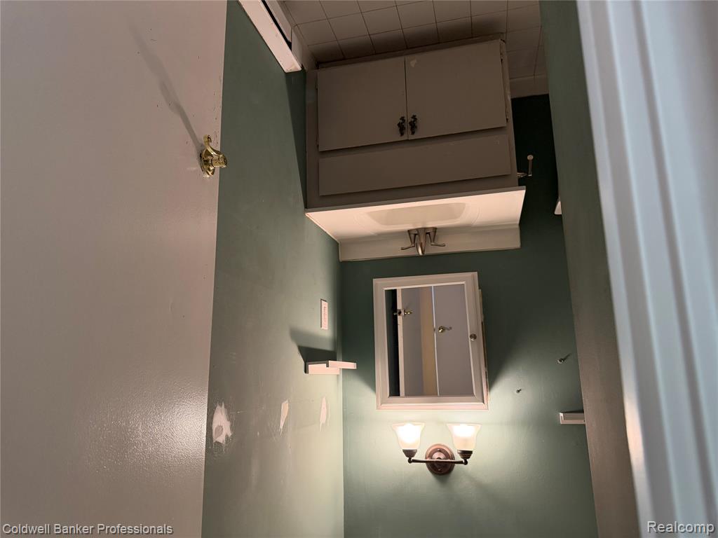 1830 Colonial Village Way, 1, Waterford, MI 48328 — Photo 5