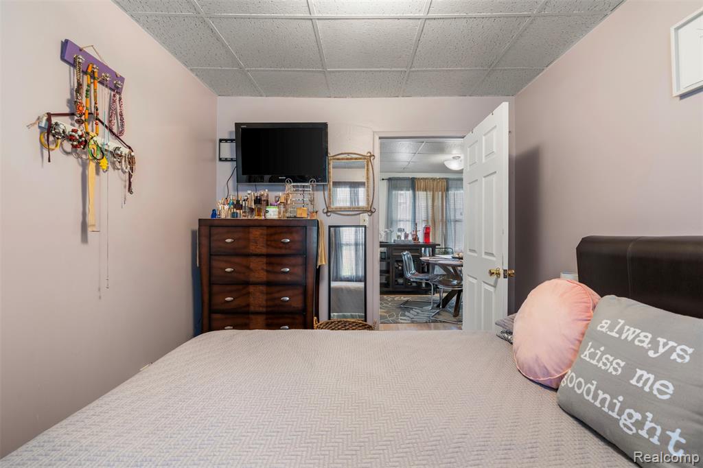 8431 Roseland Court, Oak Park, MI 48237 — Photo 17