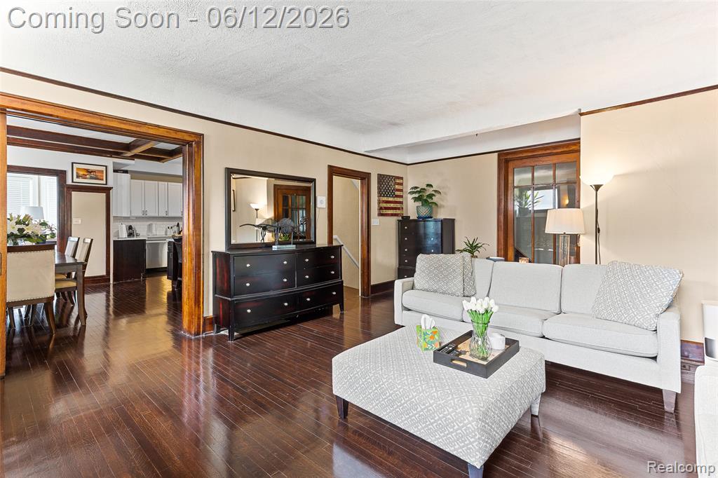 7641 La Salle Boulevard - Photo 4
