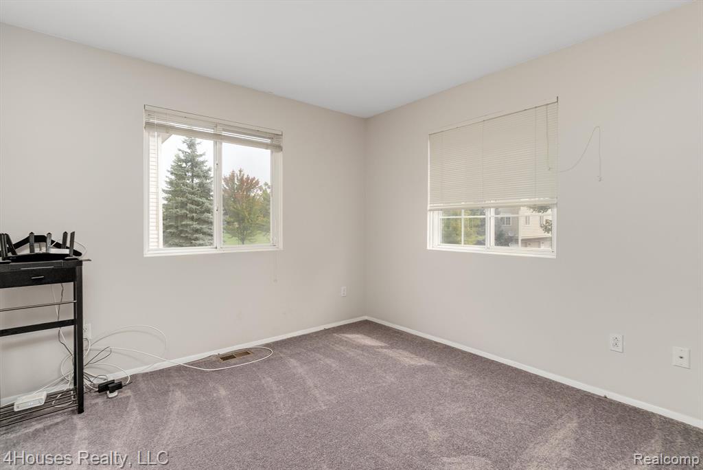 654 LYDIA Lane, Pontiac, MI 48341 — Photo 24