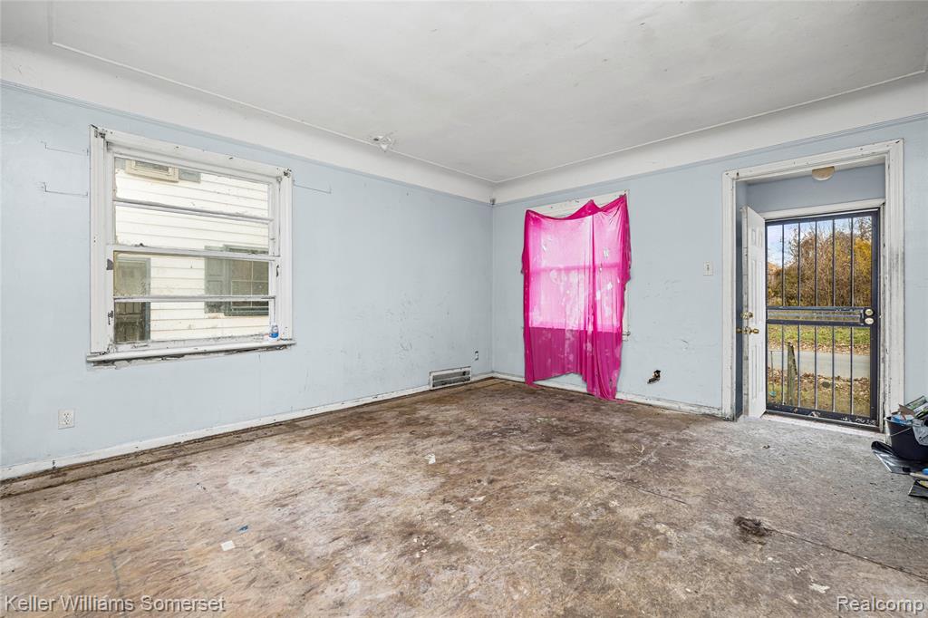 5955 GUILFORD Street, Detroit, MI 48224 — Photo 5