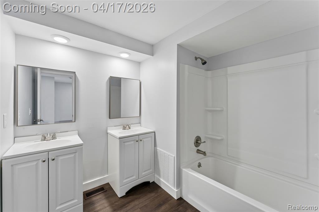 337 Bella Vista Drive, Grand Blanc, MI 48439 — Photo 24